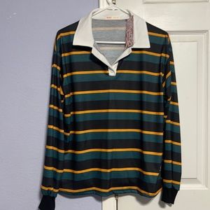 Long sleeve shirt with collar and buttons